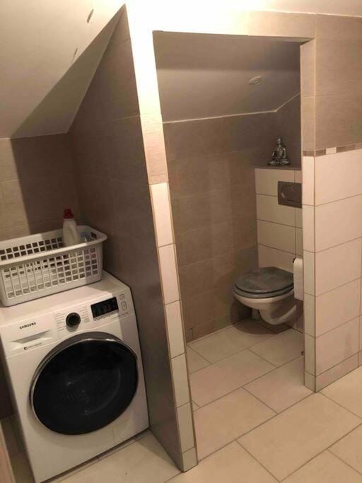 Rez de maison jardin appart Apartment in Auvergne-Rhône-Alpes