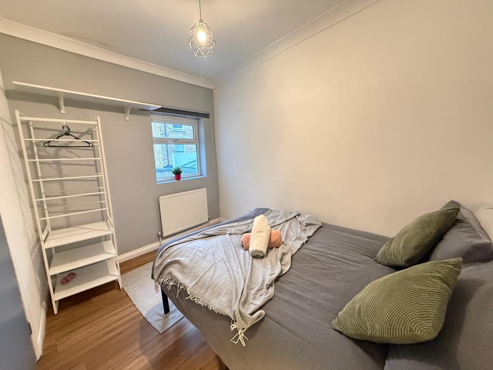 (R0)2 Bedroom Flat in Zone 2 Lnd Apartment in London Borough of Hackney
