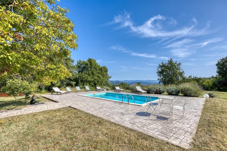 Property building, Garden, Swimming pool
