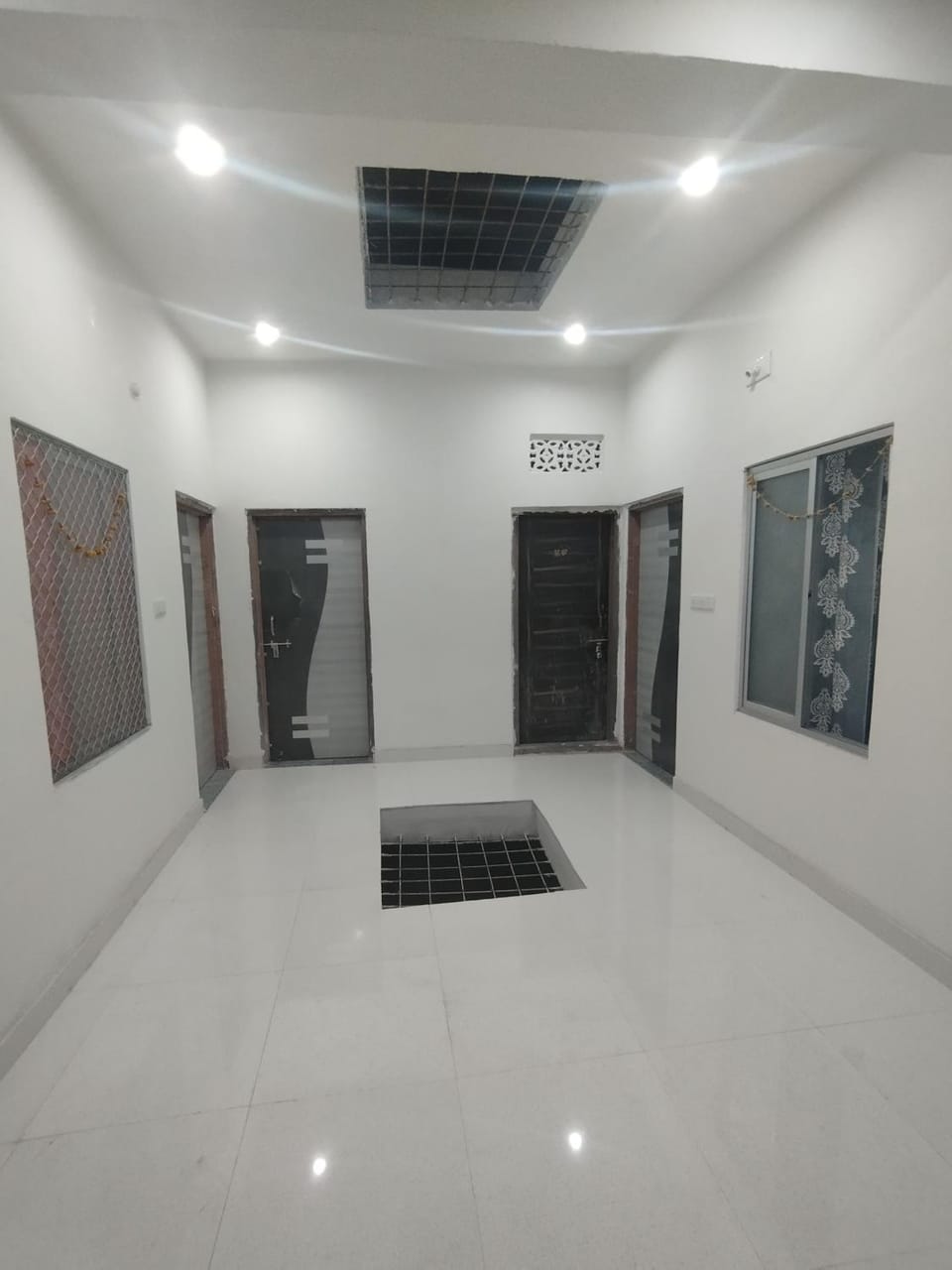 Property building, Restaurant/places to eat