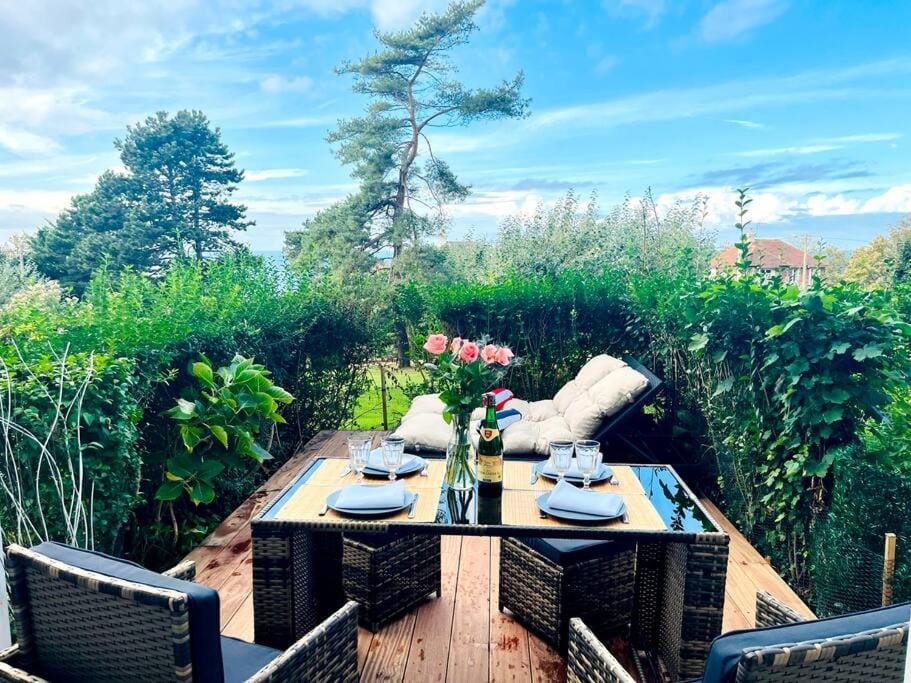 Boho Garden- Trouville-sur-Mer Apartment in Trouville-sur-Mer