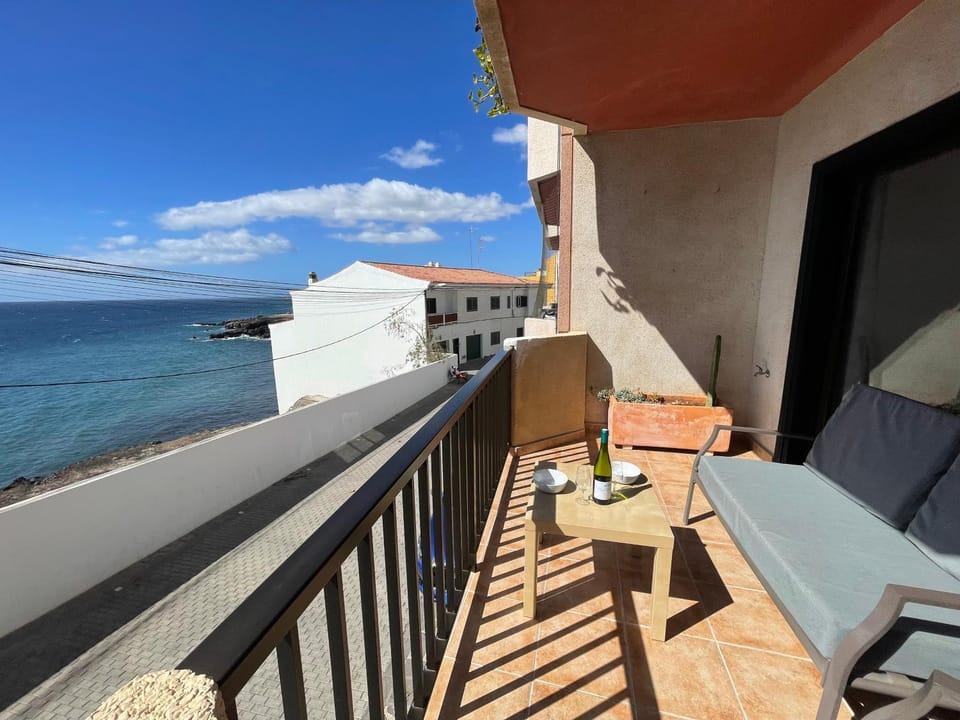 View (from property/room), Balcony/Terrace, Sea view