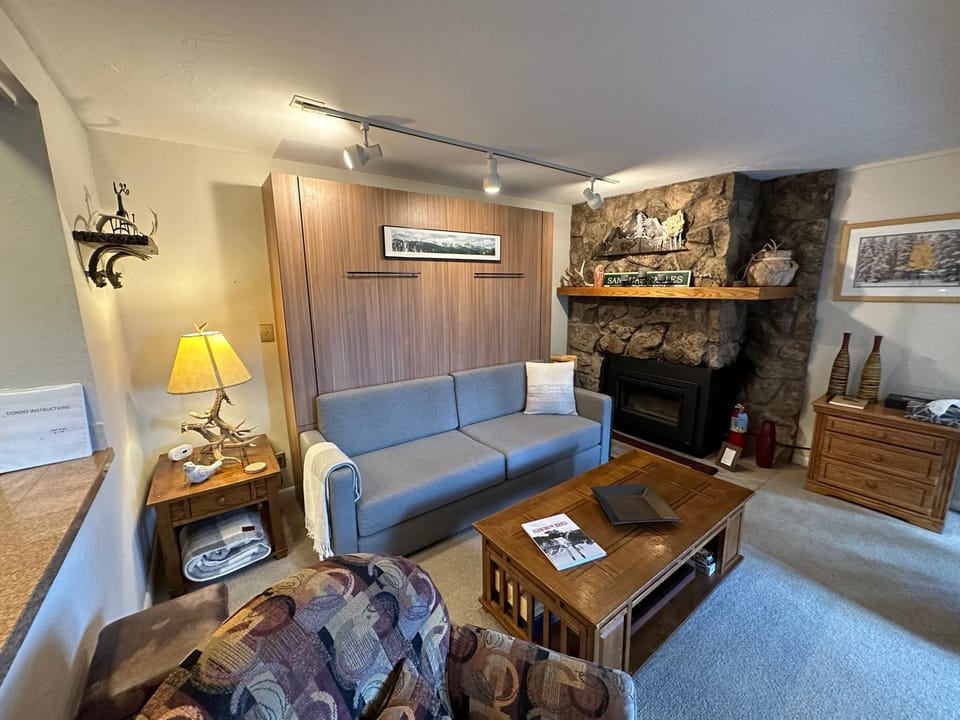 Bed, Living room, Seating area