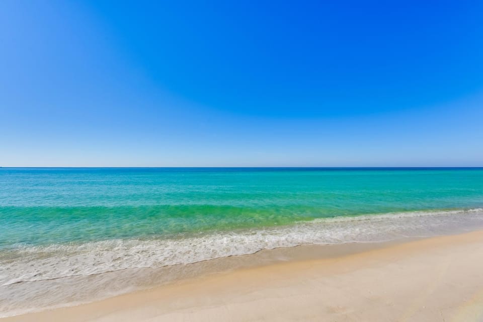 Steps to Shore: PCB Condo w/ Pool Access + Views! House in Upper Grand Lagoon