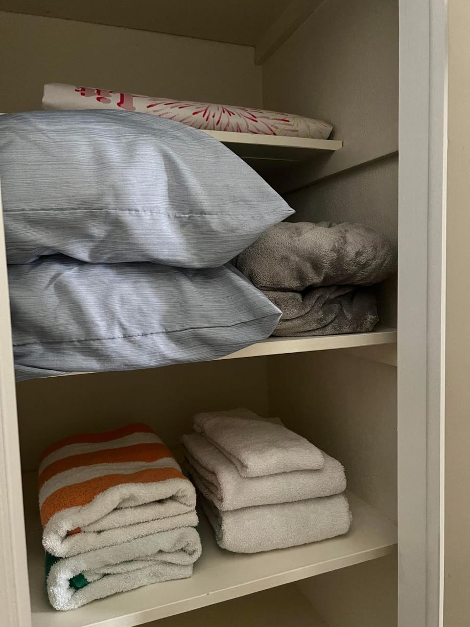 towels, wardrobe