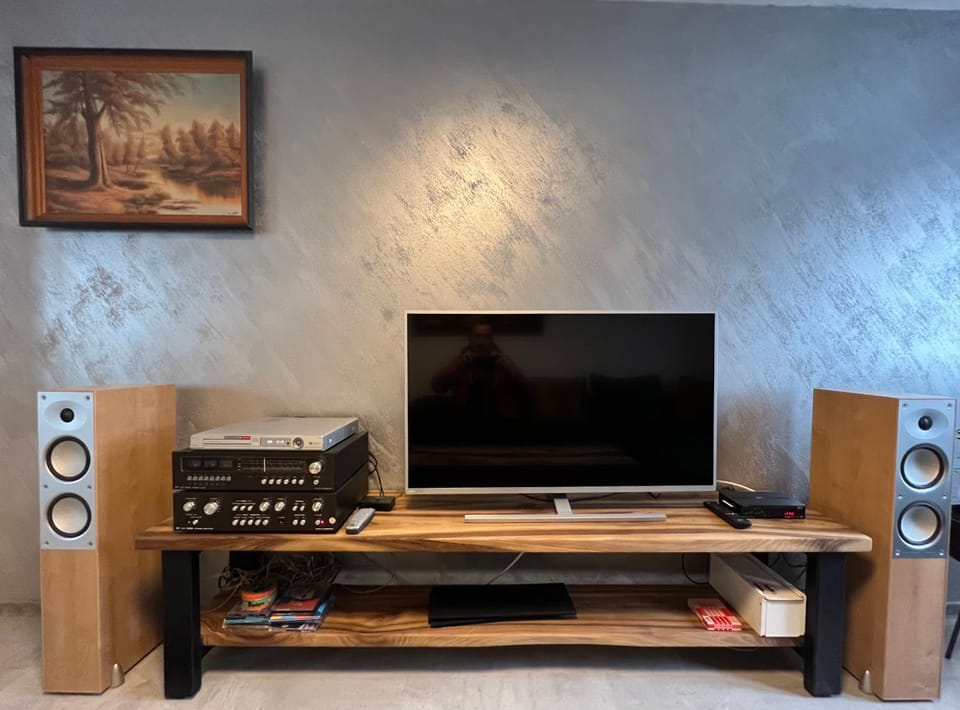 Communal lounge/ TV room, Karaoke, TV and multimedia, Living room