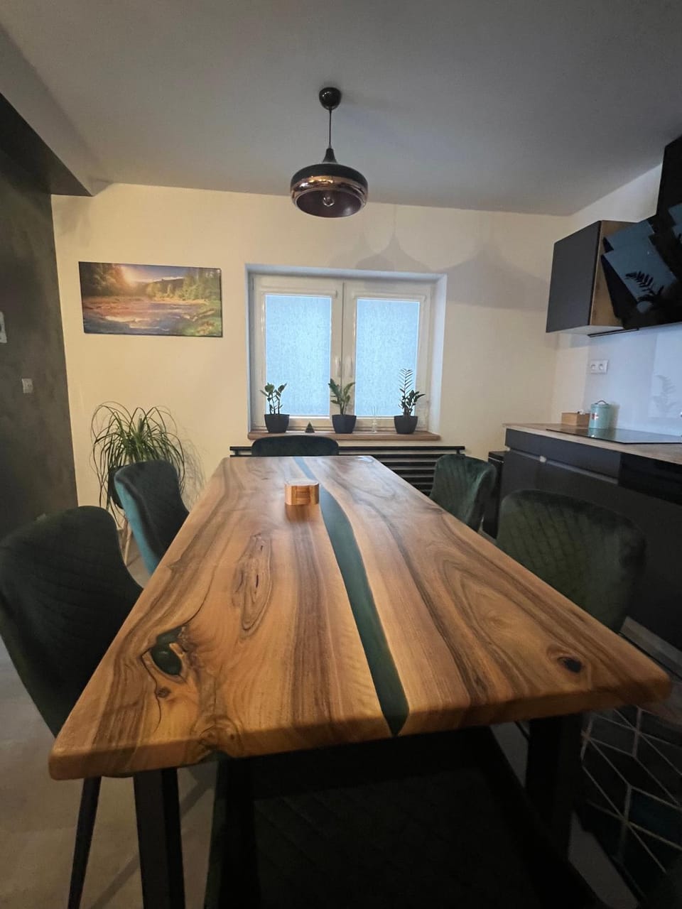 Dining area, kitchen