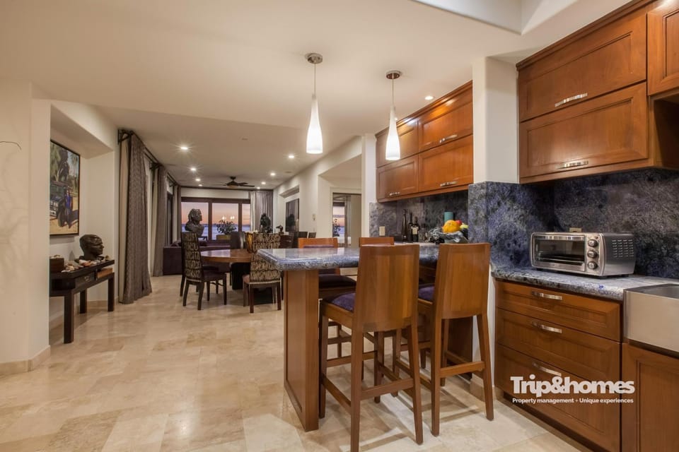 Kitchen or kitchenette, Dining area, minibar, pet friendly, stove