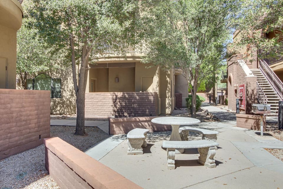 Central Tucson Condo w/ Community Pool + Hot Tub! House in Catalina Foothills