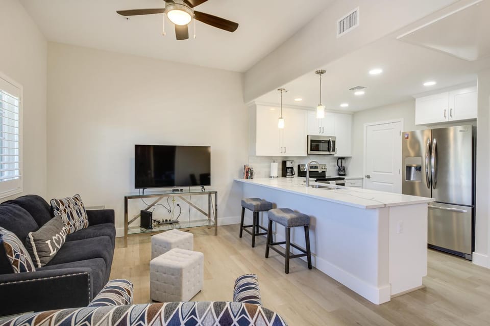 Central Tucson Condo w/ Community Pool + Hot Tub! House in Catalina Foothills