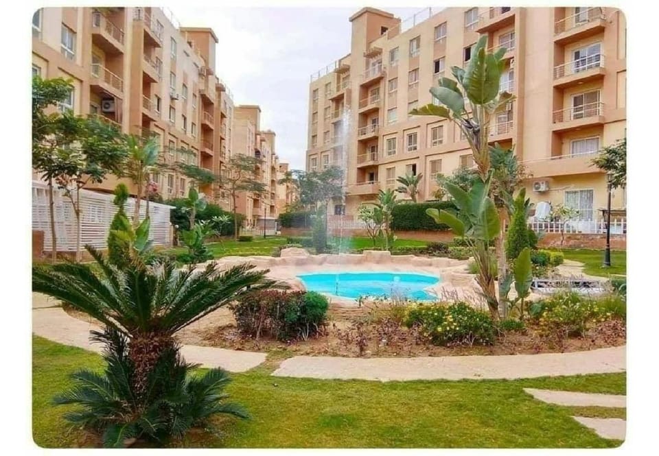 Day, Neighbourhood, Natural landscape, Garden, Garden view, Street view, Location