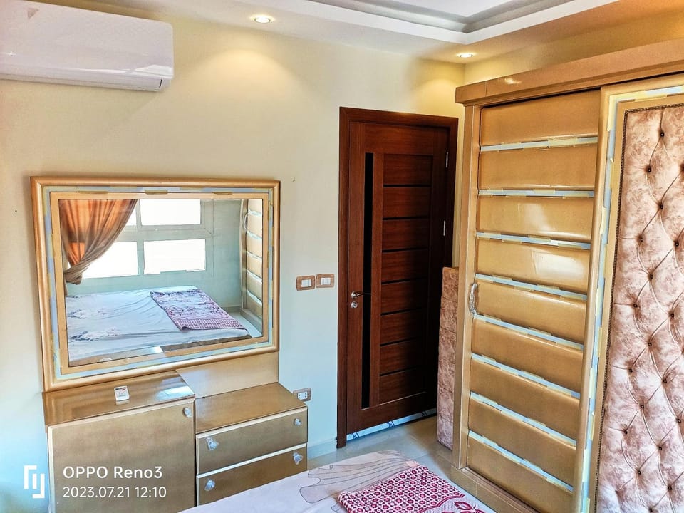 Bedroom, wardrobe