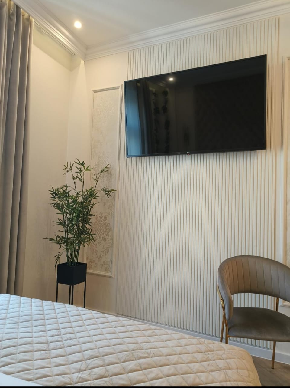 Bed, TV and multimedia, Photo of the whole room, Evening entertainment, Bedroom