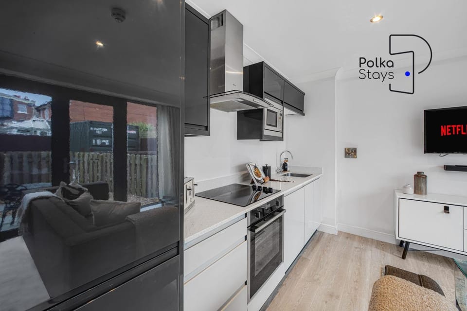 TV and multimedia, Kitchen or kitchenette, stove