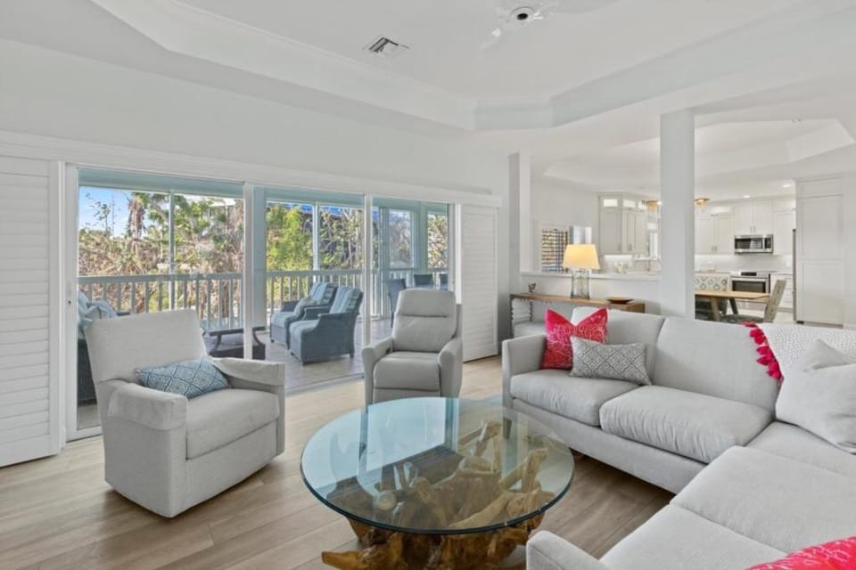 5294 Umbrella Pool Rd home House in Sanibel Island