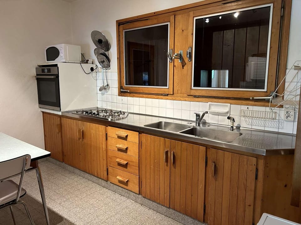 Chalet spacieux 8 pièces, 14 personnes, prés des pistes, parking - FR-1-595-93 Chalet in Notre-Dame-de-Bellecombe