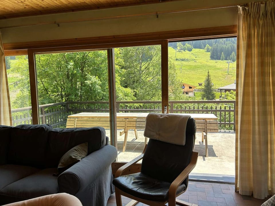Chalet spacieux 8 pièces, 14 personnes, prés des pistes, parking - FR-1-595-93 Chalet in Notre-Dame-de-Bellecombe