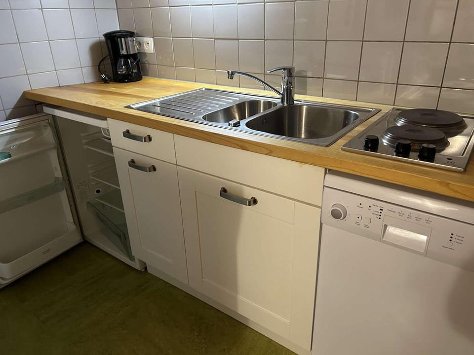 Appartement typique 75m², 2 chambres, balcon, face au télésiège, parking, proche front de neige. - FR-1-595-92 Apartment in Notre-Dame-de-Bellecombe