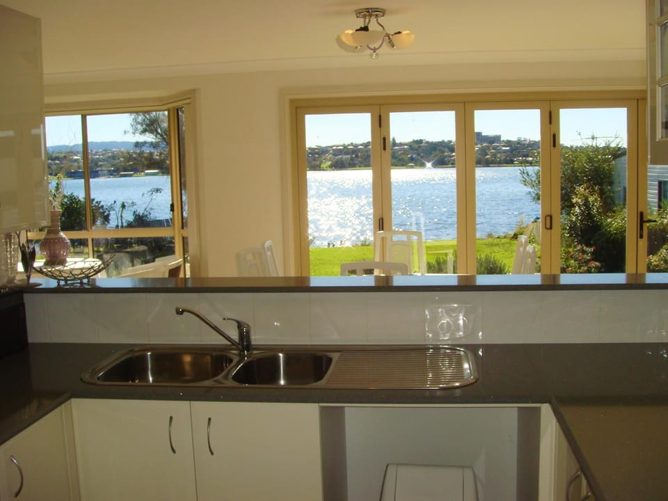 Kitchen or kitchenette, Lake view, River view