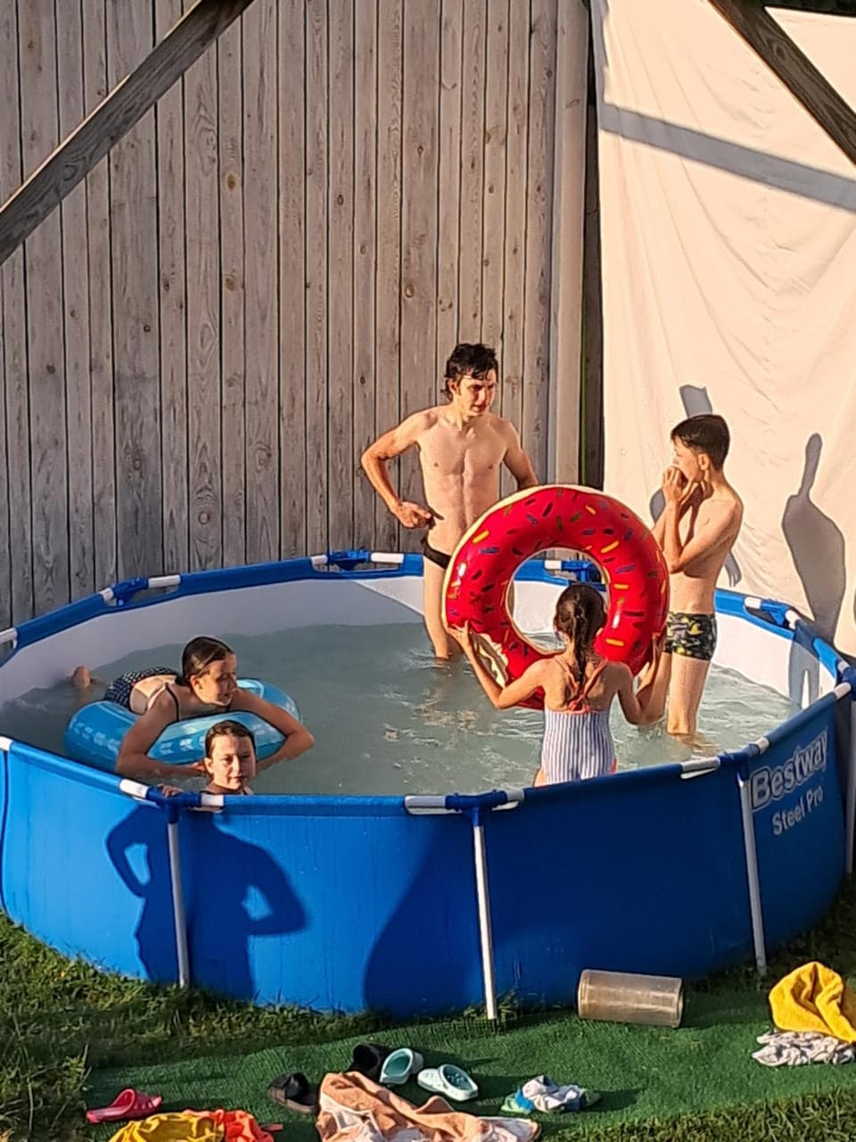 Swimming pool, children