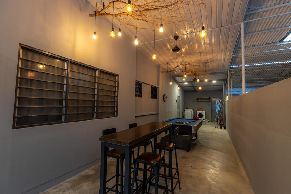 -NEW- 22Pax 5R4B V KTV,KID'S POOL,POOL TABLE NEAR USM,LWE HOSPITAL,SPI ARENA House in George Town
