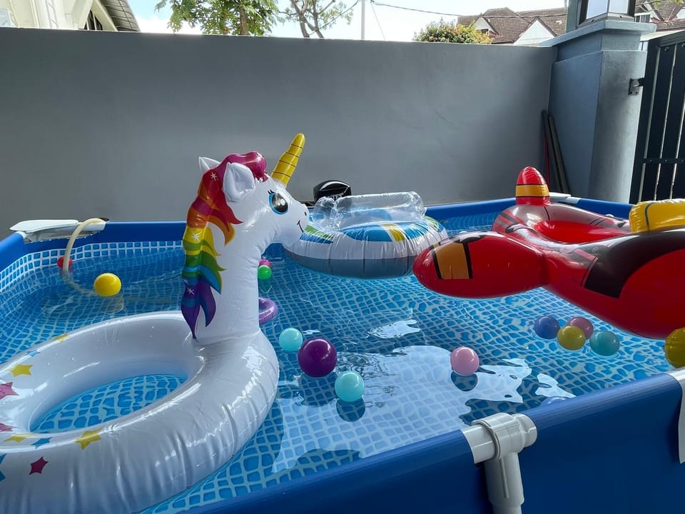 -NEW- 22Pax 5R4B V KTV,KID'S POOL,POOL TABLE NEAR USM,LWE HOSPITAL,SPI ARENA House in George Town