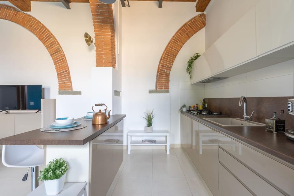 Coffee/tea facilities, Kitchen or kitchenette, dishwasher, microwave, oven, air conditioner