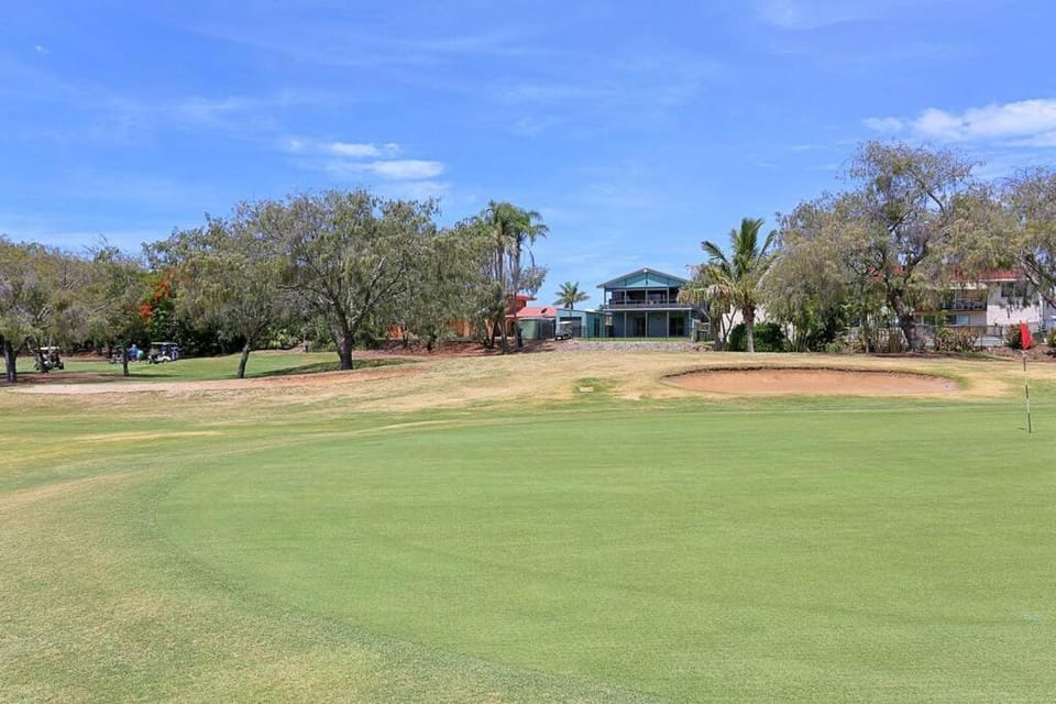 Seagrass - 4 ensuites, Sunset Deck, Walk everywhere House in Bargara