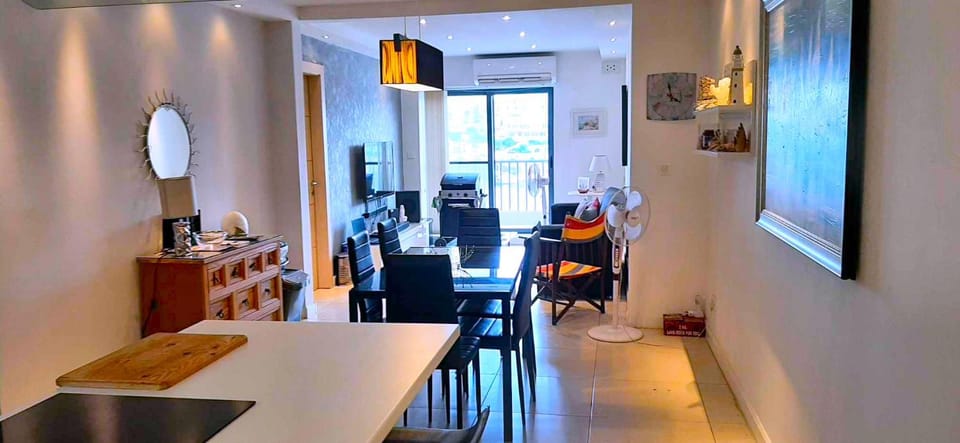 Living room, Dining area, kitchen