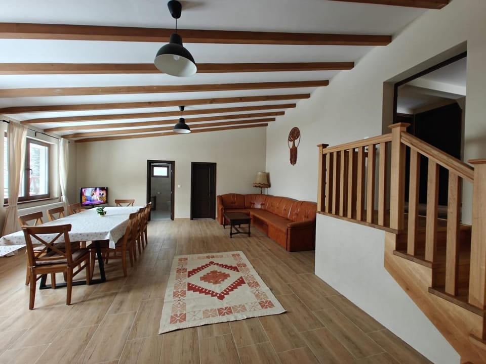 Communal lounge/ TV room, Communal lounge/ TV room, Living room, Seating area, Dining area