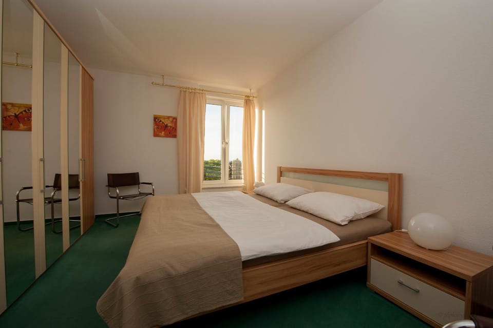 Villa Meerblick Warnemünde - Ferienwohnung mit Meerblick in erster Reihe zum Strand und Promenade Apartment in Mecklenburg-Vorpommern, Germany