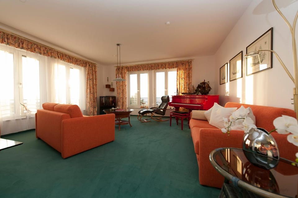 Villa Meerblick Warnemünde - Ferienwohnung mit Meerblick in erster Reihe zum Strand und Promenade Apartment in Mecklenburg-Vorpommern, Germany