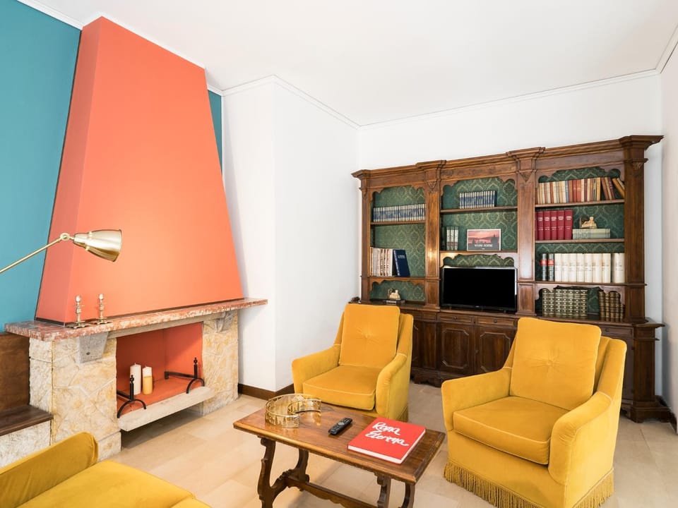 Library, Seating area