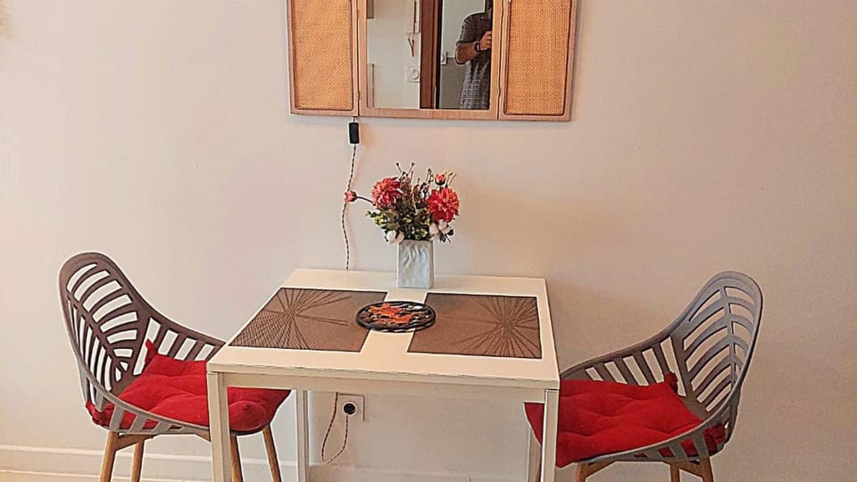 Antibes Vieille Ville - Studio Centre Historique & Plage Apartment in Antibes