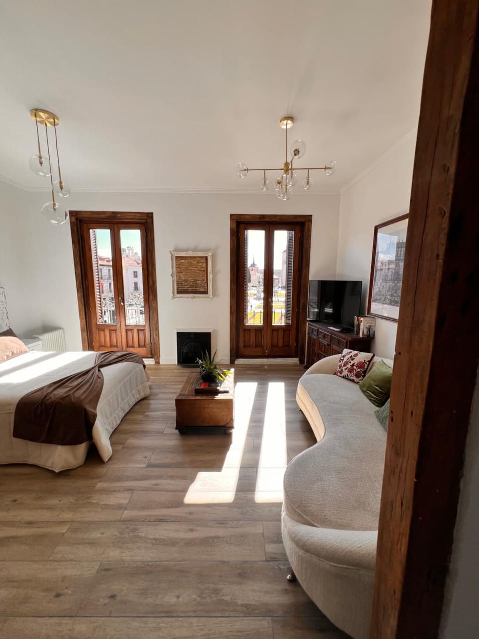 Living room, Bedroom