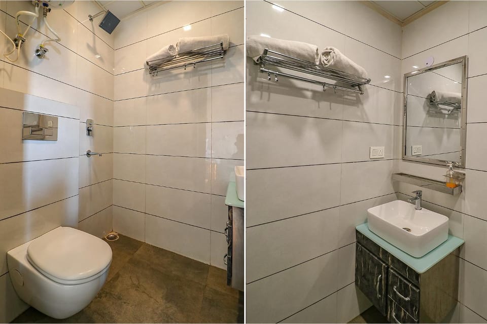 Shower, Toilet, Bathroom, towels