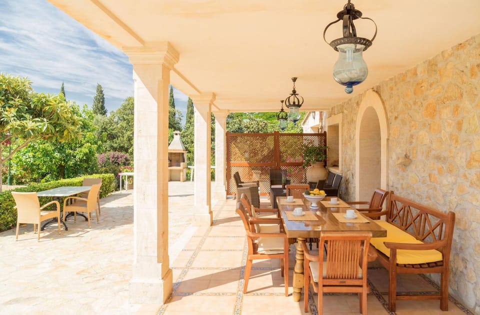 Seating area, Dining area