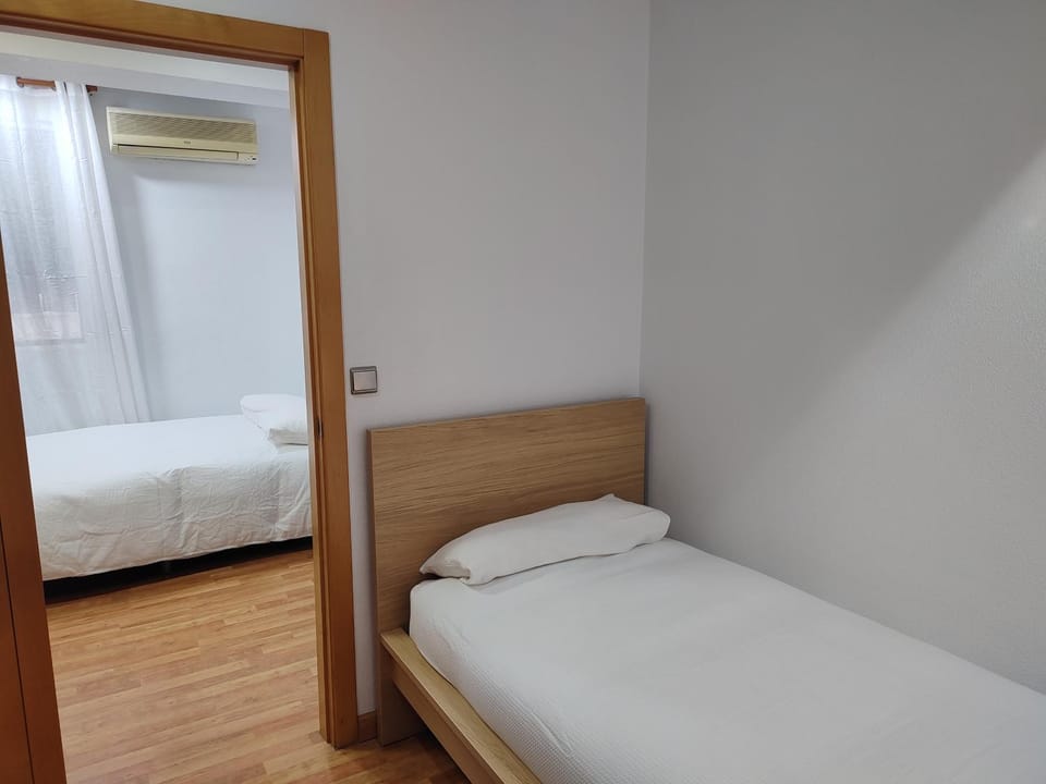 Bed, Bedroom, air conditioner