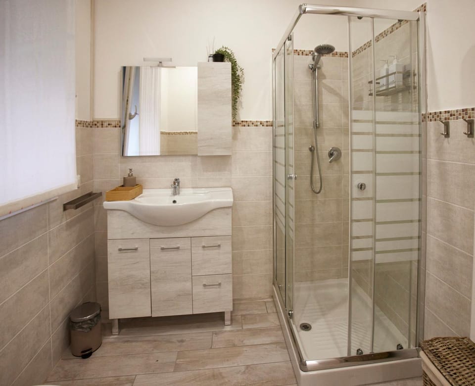 Shower, Bathroom