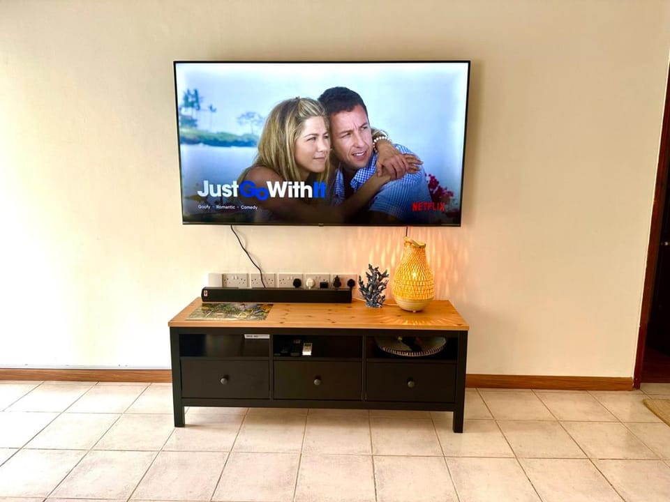 Communal lounge/ TV room, TV and multimedia, Evening entertainment