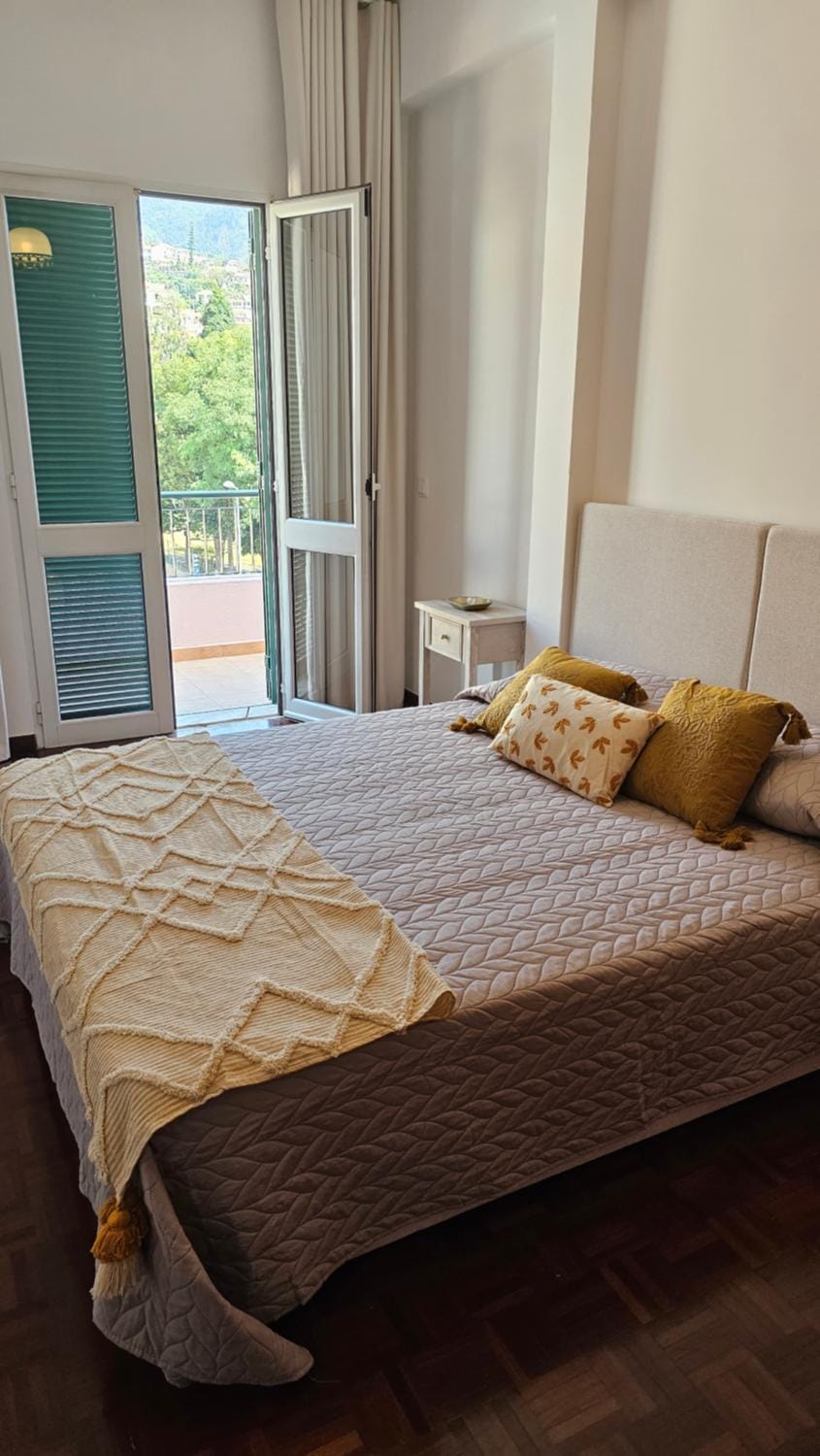 Garden and Seaview Apartment - Free Parking Apartment in Funchal
