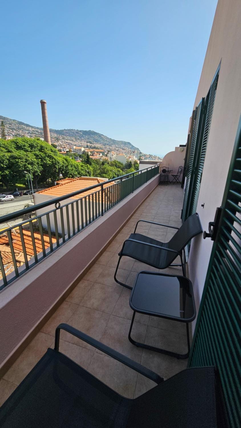 Garden and Seaview Apartment - Free Parking Apartment in Funchal