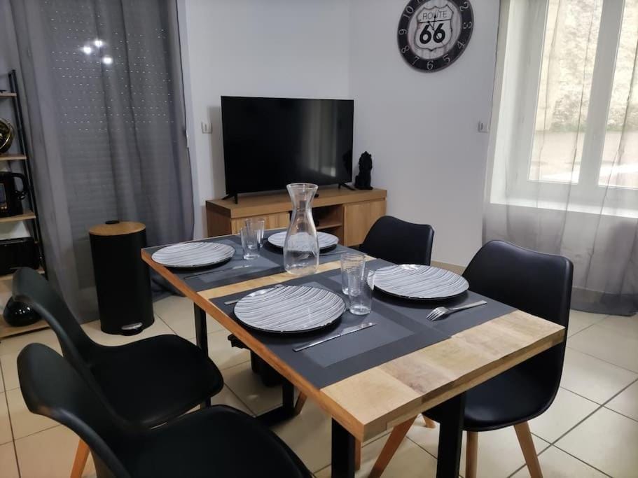 TV and multimedia, Dining area