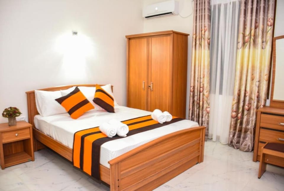 Photo of the whole room, Bedroom, air conditioner