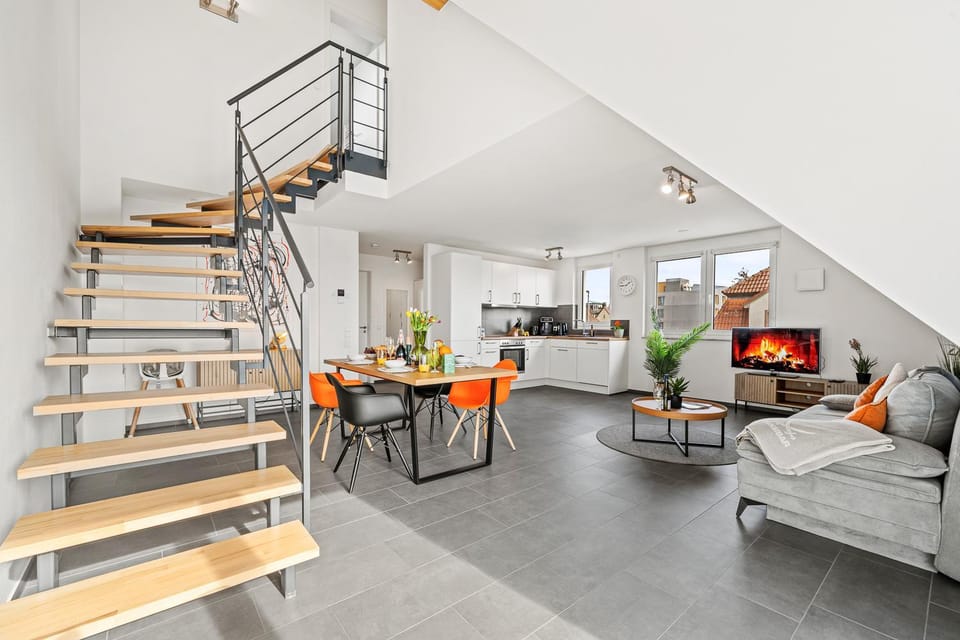 Kitchen or kitchenette, Living room, Seating area, Dining area