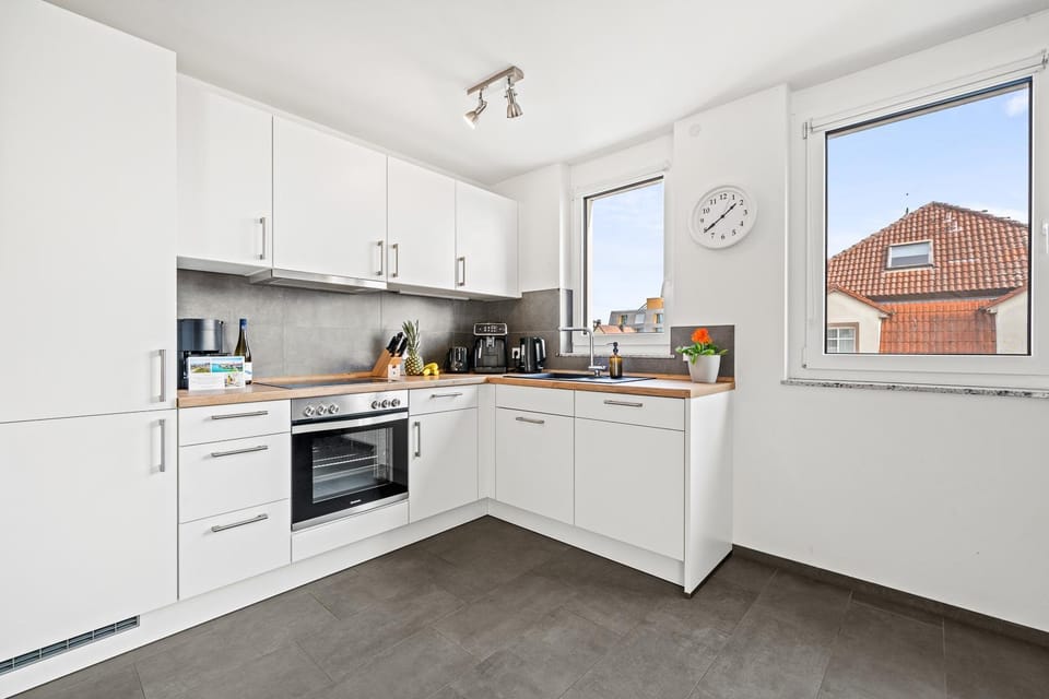 Coffee/tea facilities, Kitchen or kitchenette, dishwasher, oven, pet friendly, stove, toaster