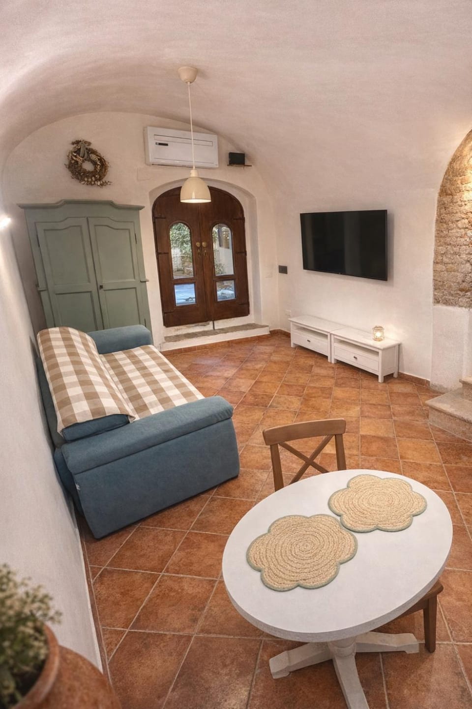 Communal lounge/ TV room, Photo of the whole room