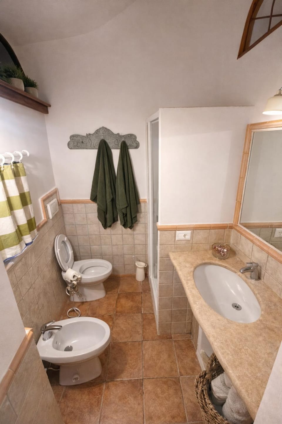 Shower, Toilet, Bathroom, bidet, towels