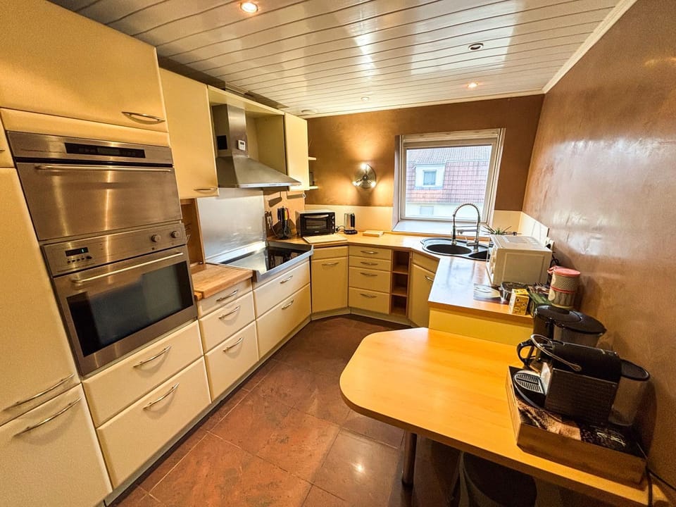 Kitchen or kitchenette, Dining area, dishwasher, oven, stove, toaster