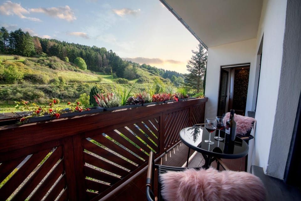 Natural landscape, View (from property/room), Balcony/Terrace